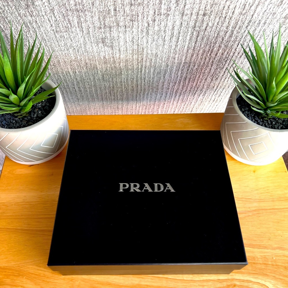 Prada Box- empty (box 2:2)